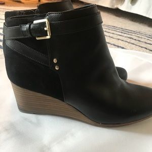Dr Scholl’s black ankle booties 8
